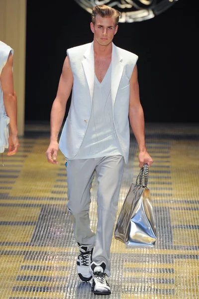 Look 35